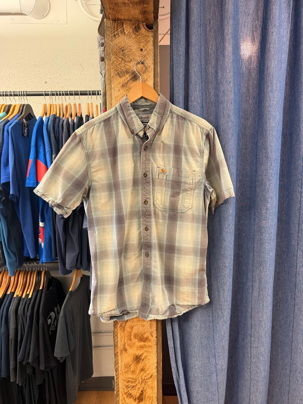 Vintage carhartt relaxed fit button up t-shirt